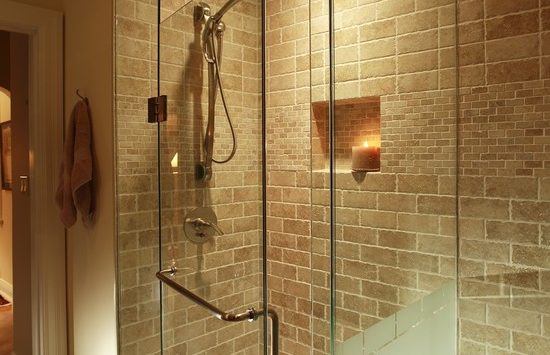 Стильная ванная комната из стекла