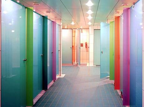 Стеклянные двери как стильный элемент интерьера